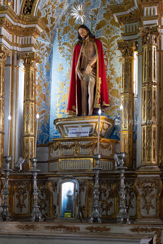 巴伊亚州萨尔瓦多市Nossa Senhora do Carmo教堂内的耶稣基督像。